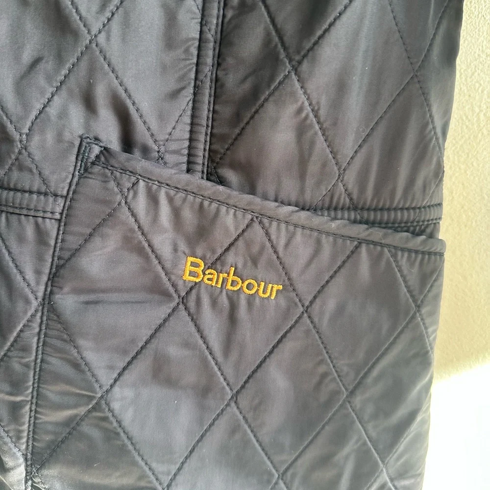 Women’s Barbour quilt jacket size US6 - Picture 3 of 6
